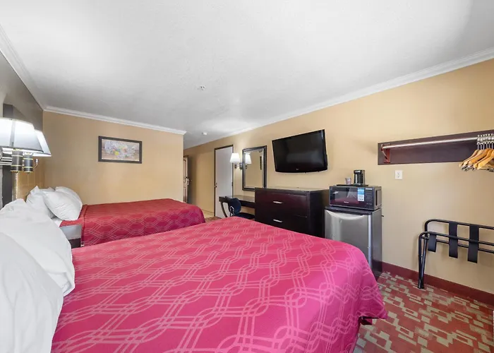 Econo Lodge Inn & Suites Fallbrook Downtown